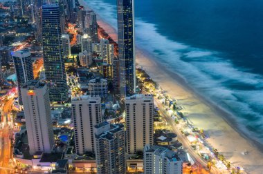 Gold Coast, Avustralya 'da Surfers Paradise 'ın havadan görünümü