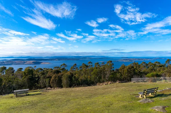 Liggande Panorama Vackra Tasmanska Landskap Med Blå Lagunen Och Grön — Stockfoto