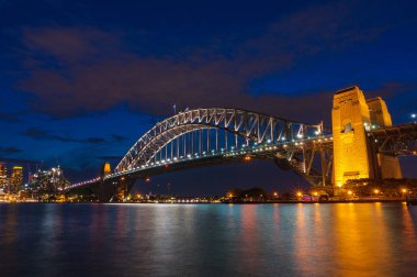 Sydney Harbour Köprüsü Geceleri