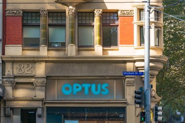 Melbourne Central Business Dis Elizabeth sokakta Optus işareti