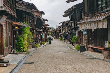Geleneksel Japon woode ile Narai-juku sonrası şehir ana cadde