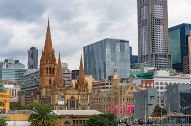 St Paul katedral binası ile Melbourne Cbd görünümü