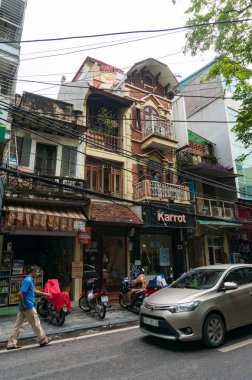 Tarihi binaları ile Hanoi Eski Mahalle sokak