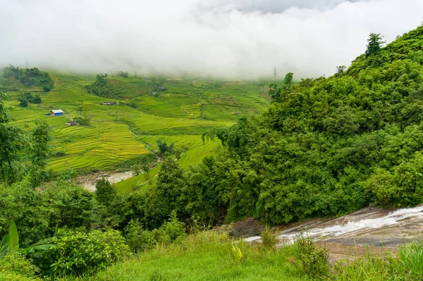 Bela paisagem da remota paisagem vietnamita — Fotografia de Stock