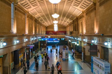 Adelaide Merkez İstasyonu giriş holü