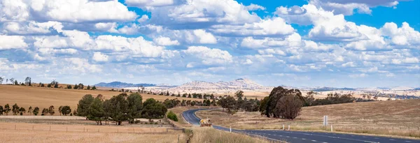 Panoráma táj az ausztrál Outback úton — Stock Fotó