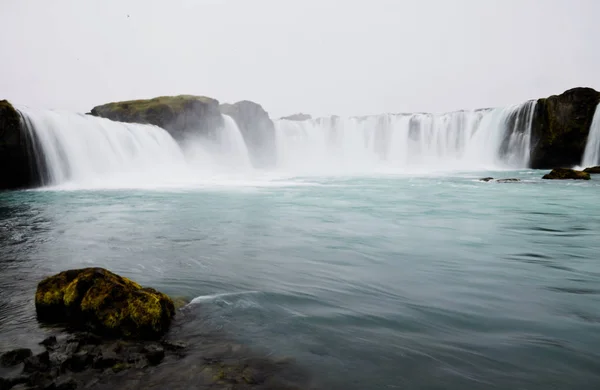 La famosa cascada Godafoss en Islandia — Foto de Stock