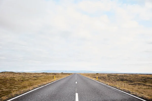 Carreteras interminables en Islandia — Foto de Stock