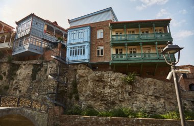 Eski şehrin sokaklarında. Eski Tbilisi. Gürcistan. 