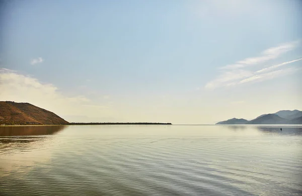 Lago di Skadar. Parco nazionale. Montenegro. Estate — Foto Stock