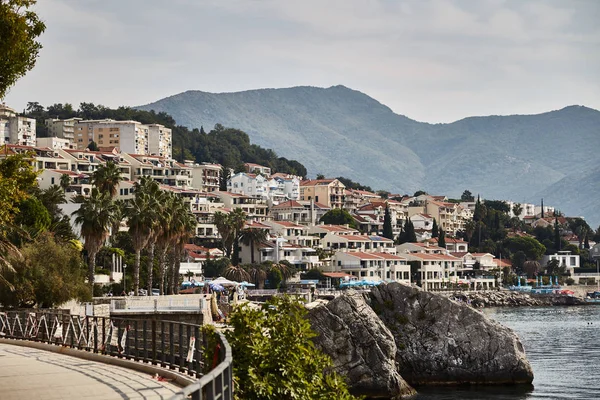 La ciudad de Herceg Novi. Mar Adriático. Montenegro. Verano — Foto de Stock