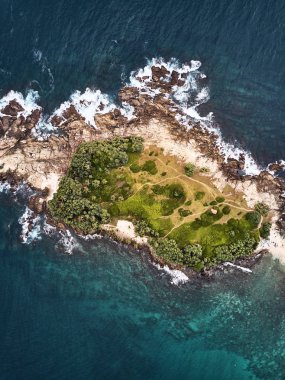 havadan görünümü. Yarımada. Plaj hiriketiya, Sri Lanka.