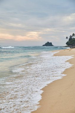 Midigama Beach. Hint Okyanusu günbatımı. Midigama, Sri Lanka