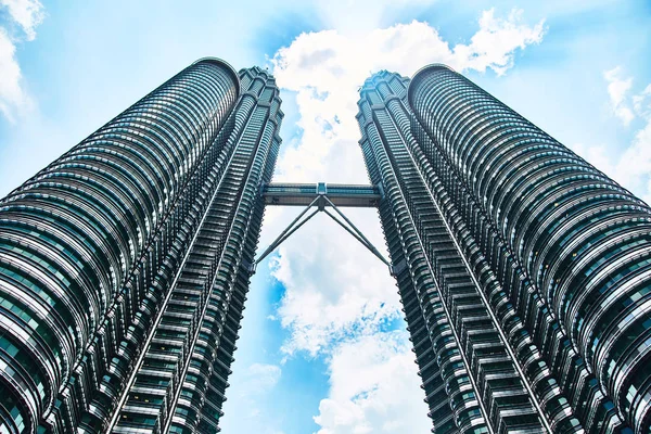 Petronas Towers in Kuala Lumpur. — Stock Photo, Image