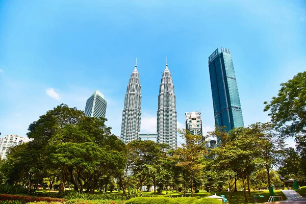Torres Petronas en Kuala Lumpur . —  Fotos de Stock