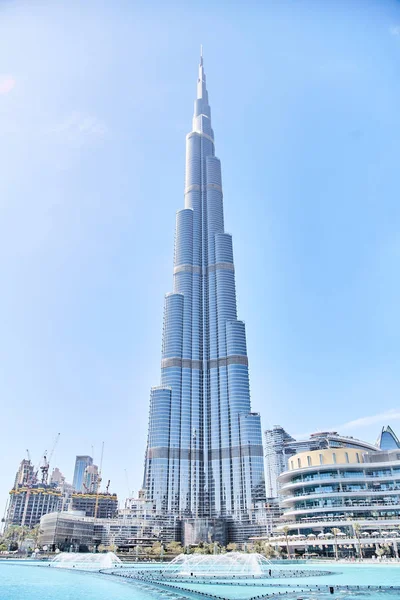 Башня Бурдж Халифа. Одна из главных достопримечательностей Дубая . — стоковое фото