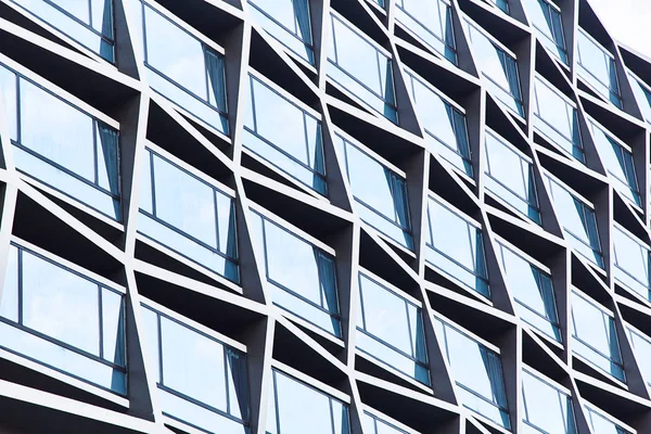 High glass skyscrapers on the streets of Singapore. Office windows close up — Stock Photo, Image