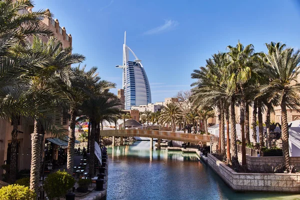 Dubaj, Zjednoczone Emiraty Arabskie-21 marca, 2019: Hotel Burj Al Arab — Zdjęcie stockowe