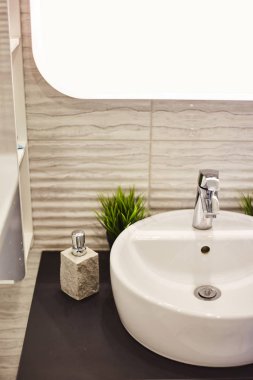 Şık beyaz lavabo banyo iç