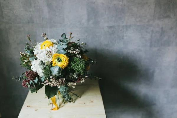 꽃의 섬세 한 아름 다운 꽃다발 닫아 — 스톡 사진