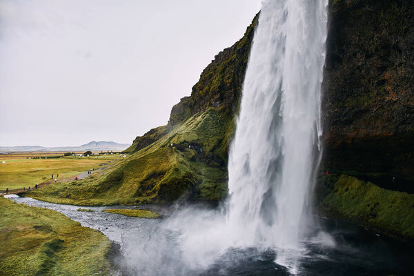 Фантастический водопад Seljalandsfoss в Исландии в солнечный день
.