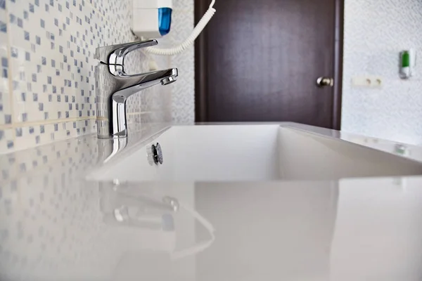 Bathroom interior with sink and faucet. — Stock Photo, Image