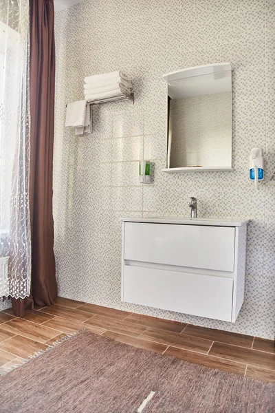 Bathroom interior with sink and faucet. — Stock Photo, Image