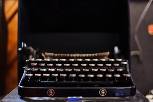 Letters on the keys of an old typewriter — Stock Photo, Image