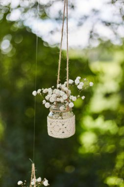 Düğün töreni. Bir düğün kutlamasında güzel dekor.