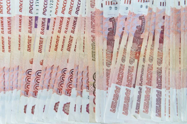 Close-up of Russian rubles on five thousand and one thousand banknotes. — Stock Photo, Image