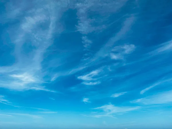Ciel Bleu Avec Fond Nuages Blancs Journée Ensoleillée Avec Beaux — Photo