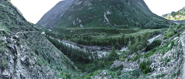 Panorama Een Scène Van Het Mooie Majestueuze Getextureerde Bergen Met — Stockfoto