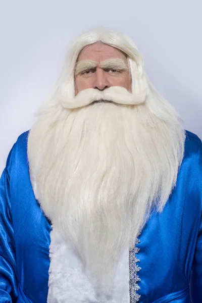 Papai Noel Father Frost Casaco Azul Está Contra Fundo Branco — Fotografia de Stock