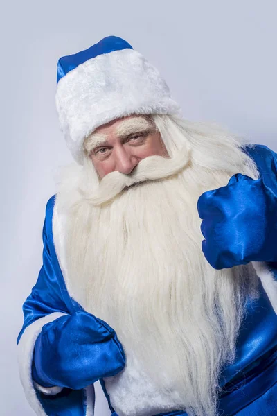 Papai Noel Father Frost Casaco Azul Está Contra Fundo Branco — Fotografia de Stock