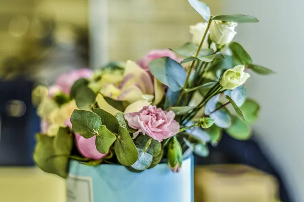 Красивые Яркие Цветы Прекрасный Букет Нежных Желтых Розовых Роз — стоковое фото