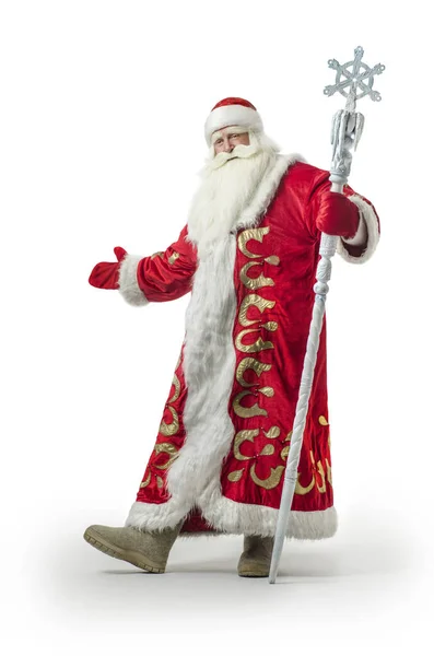 Beyaz bir arka plan üzerinde Noel Baba. Komik ve modern Noel Baba bir Büyüteç'te görünüyor ve bir beyaz izole arka plan üzerinde kutladı.