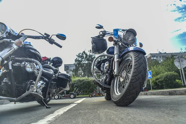 Motorräder Auf Dem Hintergrund Der Stadt Schöne Und Stylische Dynamische — Stockfoto