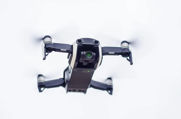 Ipari Technológiai Tárgyakat Gyönyörű Kilátás Háttér Egy Repülő Quadrocopter Szürke — Stock Fotó