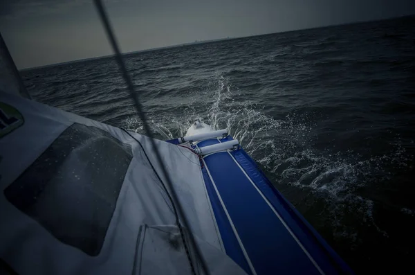 Hermoso Interesante Paisaje Panorama Vista Del Catamarán Inflable Barco Barco — Foto de Stock