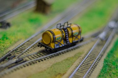 Güzel ve farklı bir konu. Düzen ve yakın mesafeden ve makro çocuk tren oyunu.
