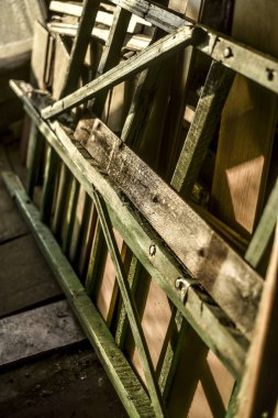 Güzel ve farklı bir konu. Bir eski ve ülke ev, vintage şeyler ve mutfak eşyaları öğleden sonra çok güzel ve özgün sahne.