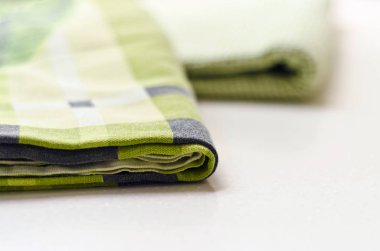 Güzel ve farklı bir konu. Güzel iki kumaşlar, çarşaf, Oda yatay bir yüzey üzerinde yalan.