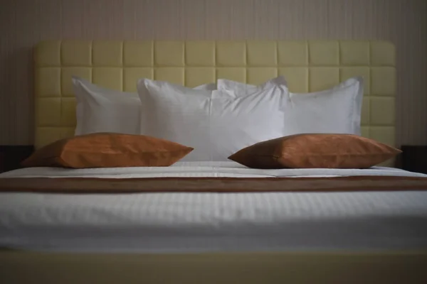 Schönes Und Vielfältiges Thema Schöne Und Große Bett Und Die — Stockfoto
