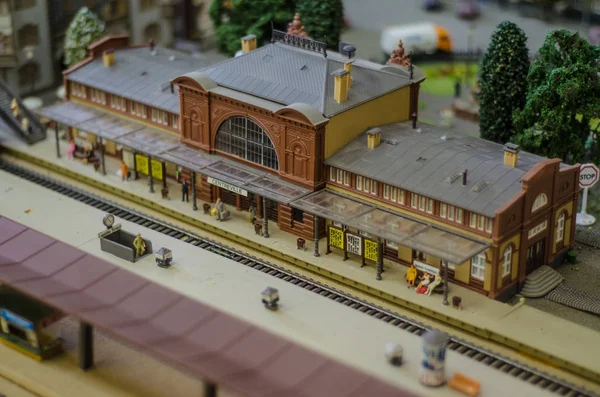 Güzel ve farklı bir konu. Düzen ve yakın mesafeden ve makro çocuk tren oyunu.