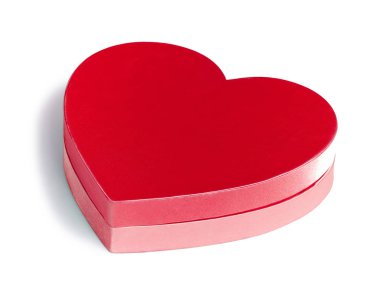 Güzel ve farklı bir konu. Güzel ve pahalı bir hediye, ambalaj, kutu ve kutu kırmızı ve bordo beyaz izole zemin üzerinde bir kalp şeklinde.