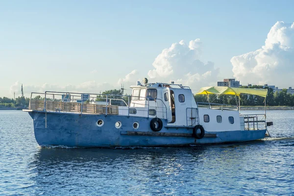 Hermoso Fondo Vista Paisaje Panorama Barcos Barcos Navegando Mar Lago —  Fotos de Stock