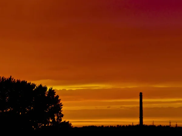 Gyönyörű Eget Felhők Bautiful Felhők Fém Szerkezet Torony — Stock Fotó