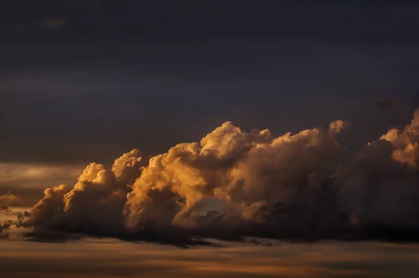 Όμορφο Ουρανό Σύννεφα Όμορφο Πρωί Βράδυ Πολύχρωμο Ουρανό Θυελλώδης Και — Φωτογραφία Αρχείου