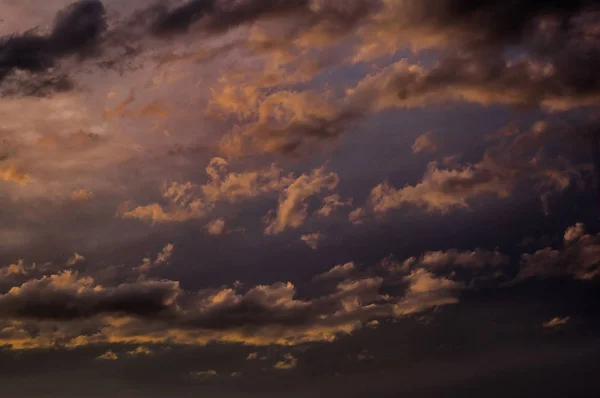 Schöner Himmel Mit Wolken Schöner Morgen Oder Abend Farbenfroher Stürmischer — Stockfoto