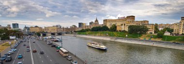 Moskova - Circa Temmuz 2007. Güzel görünümü ve arka plan, manzara ve Moskova, antik binalar ve evler, gün ve yaz aylarında başkentin merkezinde gökdelenler manzara.